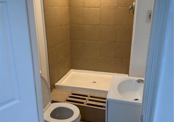 1st Floor Bathroom