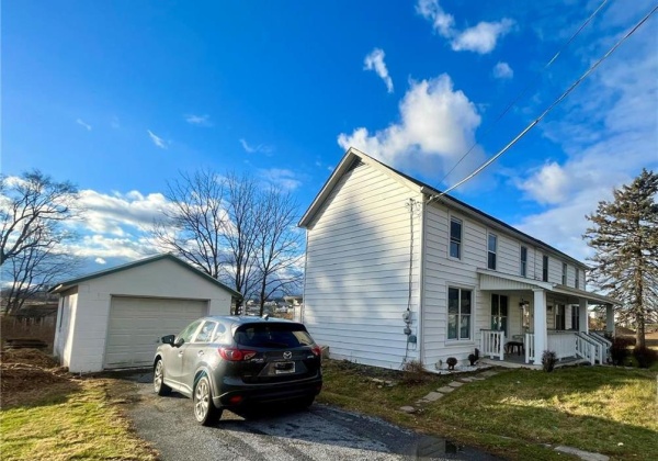 1112 Nursery Street, Upper Macungie Twp, Pennsylvania 18051, 3 Bedrooms Bedrooms, 7 Rooms Rooms,2 BathroomsBathrooms,Residential,For sale,Nursery,751454