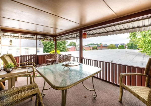 2nd floor covered porch w/fabulous view