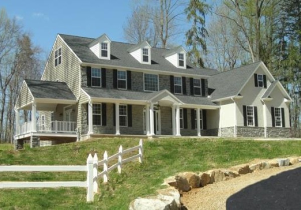 traditional front with solarium