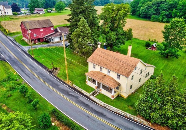 1097 Blue Mountain Drive, Lehigh Township, Pennsylvania 18038, 4 Bedrooms Bedrooms, 8 Rooms Rooms,2 BathroomsBathrooms,Residential,For sale,Blue Mountain,719653