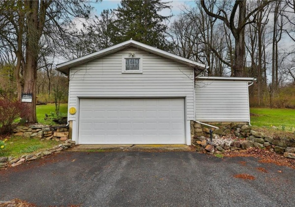 3696 Fire Lane, Lower Saucon Twp, Pennsylvania 18015, 4 Bedrooms Bedrooms, 8 Rooms Rooms,4 BathroomsBathrooms,Residential,For sale,Fire,737066