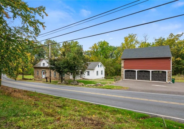 6709 Mountain Road, Lower Macungie Twp, Pennsylvania 18062, 4 Bedrooms Bedrooms, 9 Rooms Rooms,2 BathroomsBathrooms,Residential,For sale,Mountain,738953