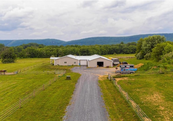 3670 Dogwood Road, Lehigh Township, Pennsylvania 18038, 2 Bedrooms Bedrooms, 5 Rooms Rooms,2 BathroomsBathrooms,Farm,For sale,Dogwood,740086