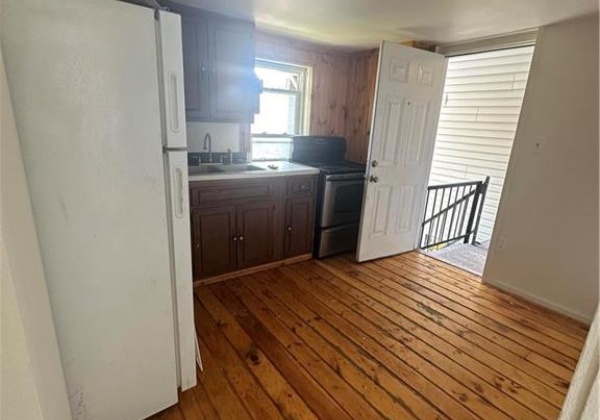 503 Railroad Street, Tamaqua Borough, Pennsylvania 18252, 1 Bedroom Bedrooms, 3 Rooms Rooms,1 BathroomBathrooms,Residential,For sale,Railroad,740230