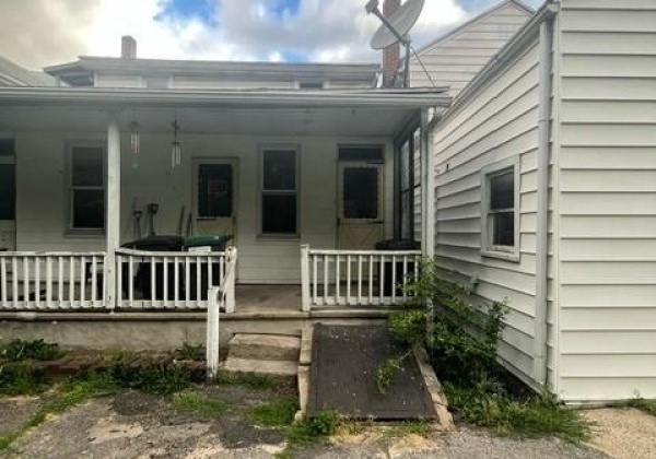 254 Cedar Street, Tamaqua Borough, Pennsylvania 18252, 1 Bedroom Bedrooms, 3 Rooms Rooms,1 BathroomBathrooms,Residential,For sale,Cedar,740439