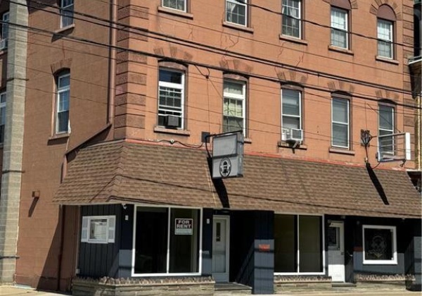 1 E Main, Luzerne County, Pennsylvania 18651, 2 Bedrooms Bedrooms, 2 Rooms Rooms,1 BathroomBathrooms,Residential,For sale,E Main,741033