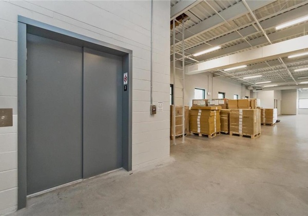 Freight elevator