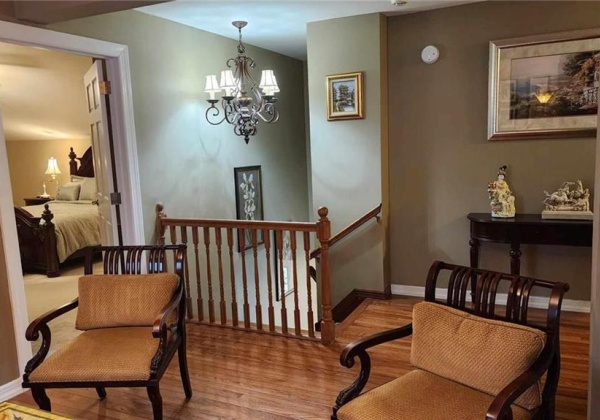 Master Bedroom, sitting area