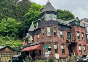 5 Broadway, Jim Thorpe Borough, Pennsylvania 18229, ,Commercial,For sale,Broadway,736769