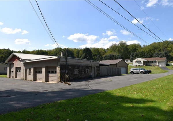 4592 Delaware Drive, Lower Mt Bethel Twp, Pennsylvania 18040, ,Commercial,For sale,Delaware,744814