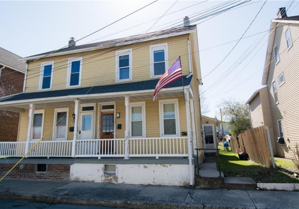 522 Jubilee Street, Emmaus Borough, Pennsylvania 18049, 2 Bedrooms Bedrooms, 4 Rooms Rooms,1 BathroomBathrooms,Residential,For sale,Jubilee,744463