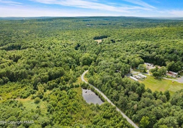 162 Hiller Road, Pike County, Pennsylvania 18425, 8 Bedrooms Bedrooms, 16 Rooms Rooms,5 BathroomsBathrooms,Residential,For sale,Hiller,745218