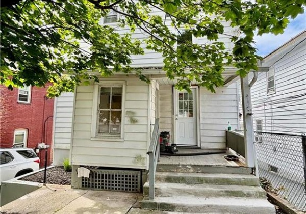 89 Main Street, Bangor Borough, Pennsylvania 18013, 3 Bedrooms Bedrooms, 5 Rooms Rooms,1 BathroomBathrooms,Residential,For sale,Main,745097