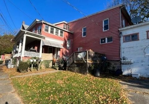 502 Center Street, Jim Thorpe Borough, Pennsylvania 18229, 2 Bedrooms Bedrooms, 4 Rooms Rooms,1 BathroomBathrooms,Residential,For sale,Center,745344