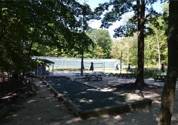 Lake Club Tennis and Picnic Area