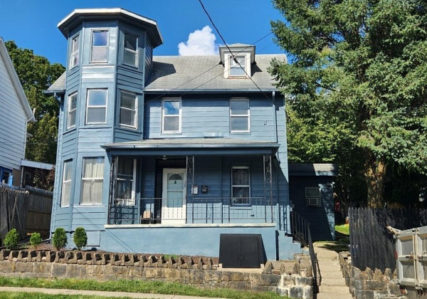 281 Washington Street, Phillipsburg, New Jersey 08865, 2 Bedrooms Bedrooms, 4 Rooms Rooms,1 BathroomBathrooms,Residential,For sale,Washington,745569