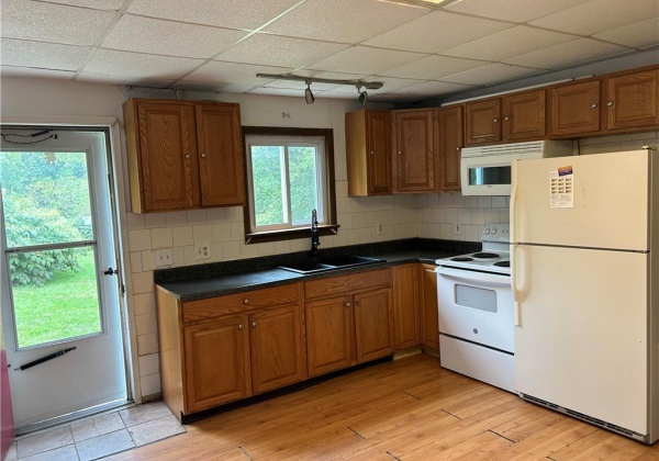 2460 Delaware Drive, Upper Mt Bethel Twp, Pennsylvania 18343, 2 Bedrooms Bedrooms, 4 Rooms Rooms,1 BathroomBathrooms,Residential,For sale,Delaware,745700