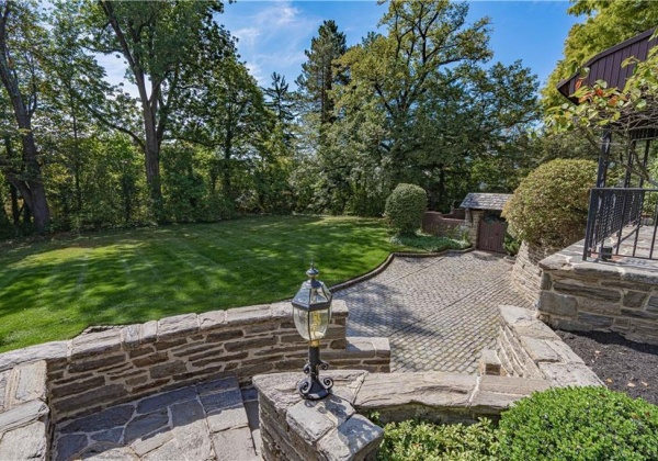 Curved Staircase from Driveway to Front Door