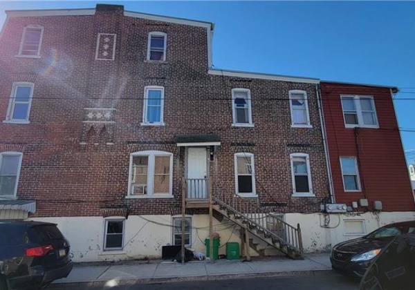 826 8th Street, Allentown City, Pennsylvania 18102, 4 Bedrooms Bedrooms, 6 Rooms Rooms,1 BathroomBathrooms,Residential,For sale,8th,746180