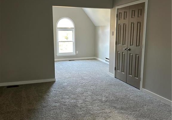 Extra spacious third bedroom with cathedral ceilings in the sitting room