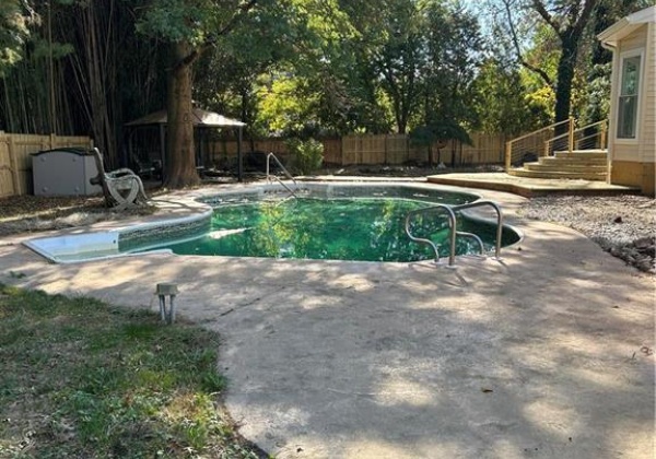 Beautiful 20 x 30 in ground pool