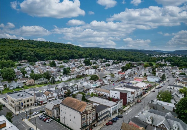 110 Ridge Street, Lansford Borough, Pennsylvania 18232, 12 Bedrooms Bedrooms, ,9 BathroomsBathrooms,Investment Property,For sale,Ridge,745068