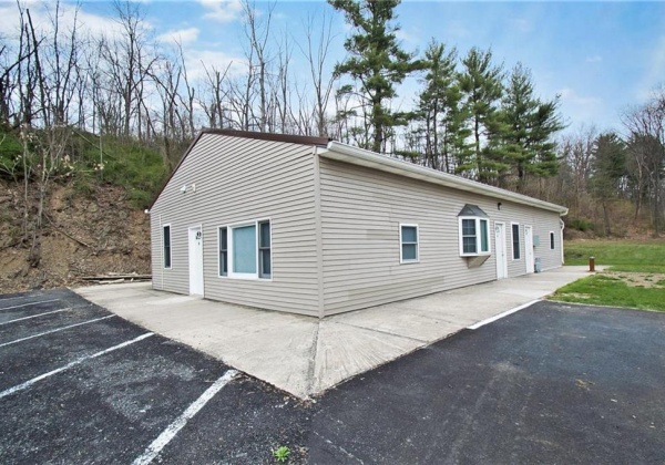 65 Lizard Creek Road, East Penn Township, Pennsylvania 18235, 1 Bedroom Bedrooms, 3 Rooms Rooms,1 BathroomBathrooms,Residential,For sale,Lizard Creek,746700