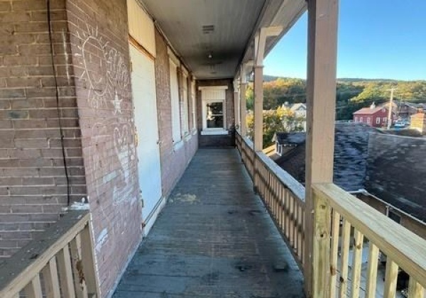 409 Broad Street, Tamaqua Borough, Pennsylvania 18252, 3 Bedrooms Bedrooms, 5 Rooms Rooms,1 BathroomBathrooms,Residential,For sale,Broad,746798