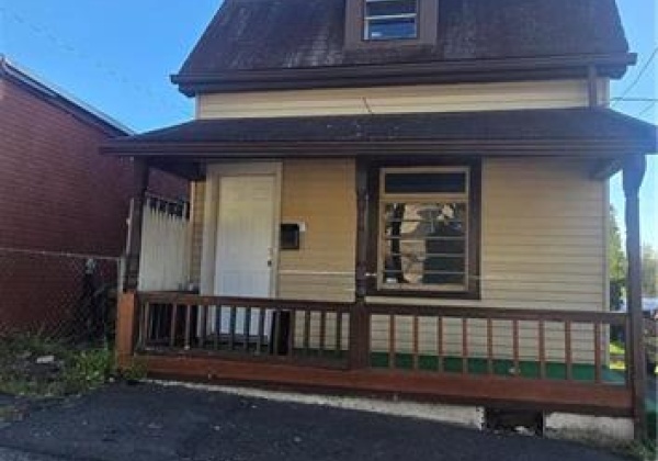 122 LONG, Allentown City, Pennsylvania 18103, 1 Bedroom Bedrooms, 3 Rooms Rooms,1 BathroomBathrooms,Residential,For sale,LONG,746819