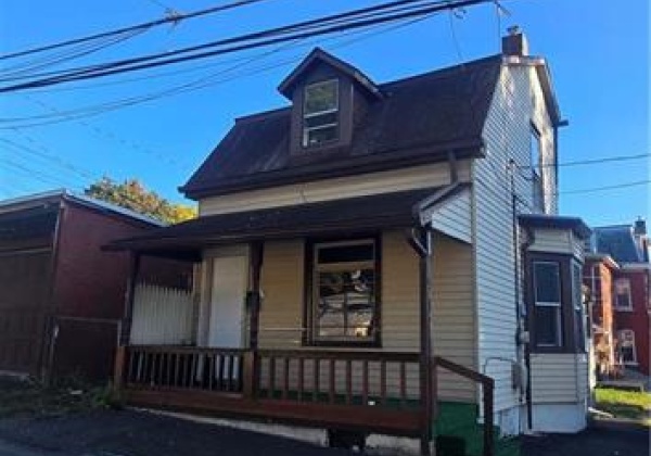 122 LONG, Allentown City, Pennsylvania 18103, 1 Bedroom Bedrooms, 3 Rooms Rooms,1 BathroomBathrooms,Residential,For sale,LONG,746819