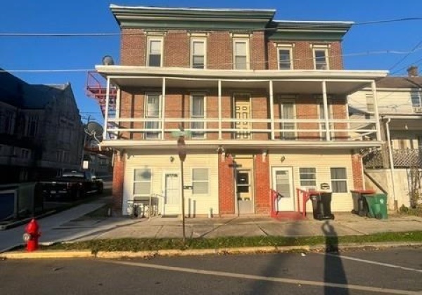 220 Iron Street, Lehighton Borough, Pennsylvania 18235, 2 Bedrooms Bedrooms, 4 Rooms Rooms,1 BathroomBathrooms,Residential,For sale,Iron,747349