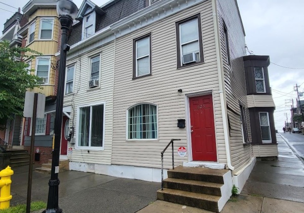 625 Turner Street, Allentown City, Pennsylvania 18102, 1 Bedroom Bedrooms, 3 Rooms Rooms,1 BathroomBathrooms,Residential,For sale,Turner,747693