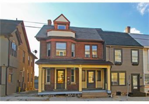 602 Main Street, Hellertown Borough, Pennsylvania 18055, 2 Bedrooms Bedrooms, 4 Rooms Rooms,1 BathroomBathrooms,Residential,For sale,Main,747822