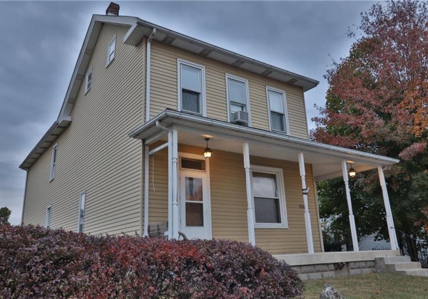 236 North Street, Lehighton Borough, Pennsylvania 18235, 2 Bedrooms Bedrooms, 5 Rooms Rooms,1 BathroomBathrooms,Residential,For sale,North,747931