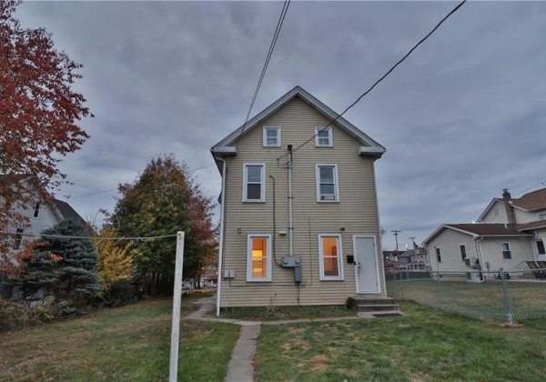 236 North Street, Lehighton Borough, Pennsylvania 18235, 2 Bedrooms Bedrooms, 5 Rooms Rooms,1 BathroomBathrooms,Residential,For sale,North,747931