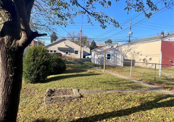 Back yard space | Off-street parking in rear