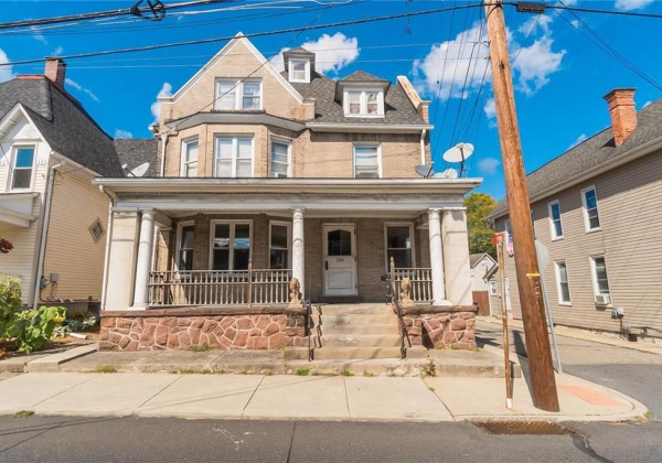 6 unit investment opportunity in Lehigh Valley!