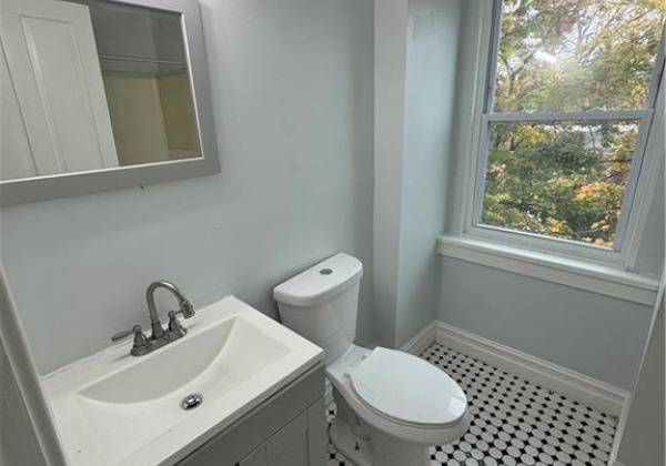 41 11th Street, Allentown City, Pennsylvania 18101, 1 Bedroom Bedrooms, 3 Rooms Rooms,1 BathroomBathrooms,Residential,For sale,11th,748581