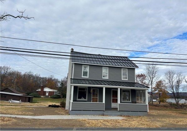 307 Central Avenue, East Bangor Borough, Pennsylvania 18013, 2 Bedrooms Bedrooms, 5 Rooms Rooms,1 BathroomBathrooms,Residential,For sale,Central,748859