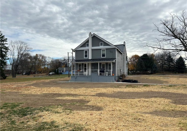 307 Central Avenue, East Bangor Borough, Pennsylvania 18013, 2 Bedrooms Bedrooms, 5 Rooms Rooms,1 BathroomBathrooms,Residential,For sale,Central,748859