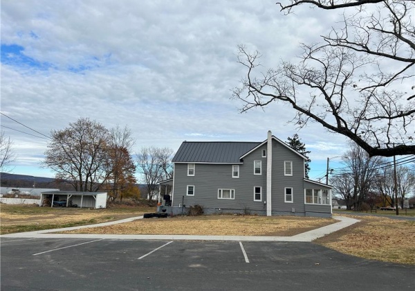 307 Central Avenue, East Bangor Borough, Pennsylvania 18013, 2 Bedrooms Bedrooms, 5 Rooms Rooms,1 BathroomBathrooms,Residential,For sale,Central,748859