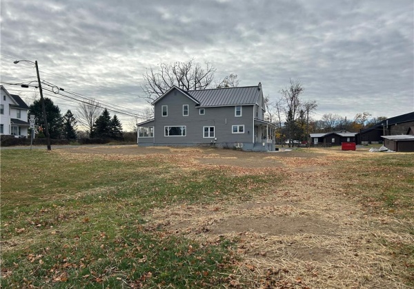 307 Central Avenue, East Bangor Borough, Pennsylvania 18013, 2 Bedrooms Bedrooms, 5 Rooms Rooms,1 BathroomBathrooms,Residential,For sale,Central,748859