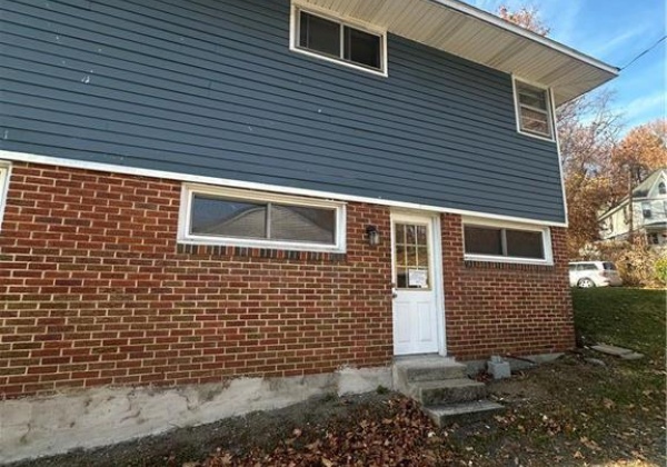 636 Snyder Street, Pottsville City, Pennsylvania 17901, 1 Bedroom Bedrooms, 4 Rooms Rooms,1 BathroomBathrooms,Residential,For sale,Snyder,748905