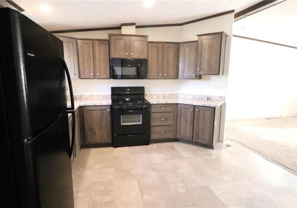 Kitchen with all appliances