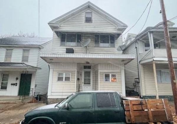 232 catawissa Street, Nesquehoning Borough, Pennsylvania 18240, 2 Bedrooms Bedrooms, 4 Rooms Rooms,1 BathroomBathrooms,Residential,For sale,catawissa,749078