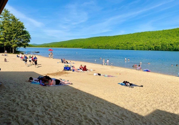 Enjoy Mauch Chunk lake!