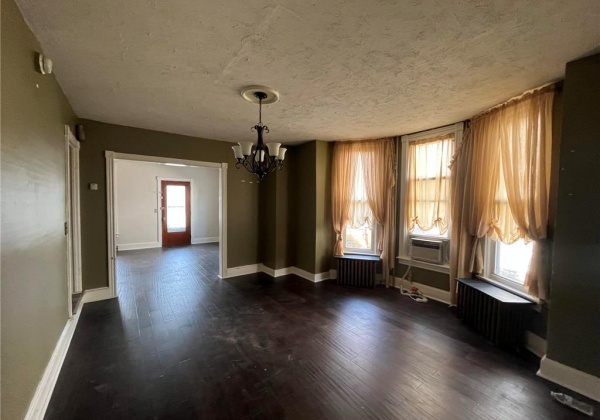 35 Pennsylvania Avenue, Pen Argyl Borough, Pennsylvania 18072, 3 Bedrooms Bedrooms, 6 Rooms Rooms,1 BathroomBathrooms,Residential,For sale,Pennsylvania,749413