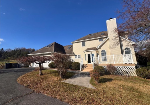 106 Lynx Lane, Chestnuthill Twp, Pennsylvania 18330, 5 Bedrooms Bedrooms, 9 Rooms Rooms,3 BathroomsBathrooms,Residential,For sale,Lynx,748429