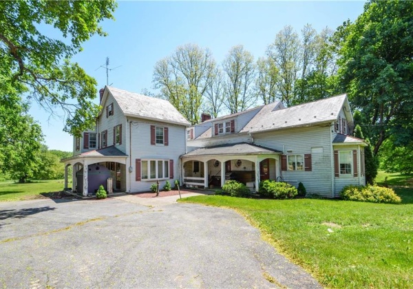 3000 Kreidersville Road, Allen Twp, Pennsylvania 18067, 7 Bedrooms Bedrooms, 13 Rooms Rooms,4 BathroomsBathrooms,Residential,For sale,Kreidersville,740462